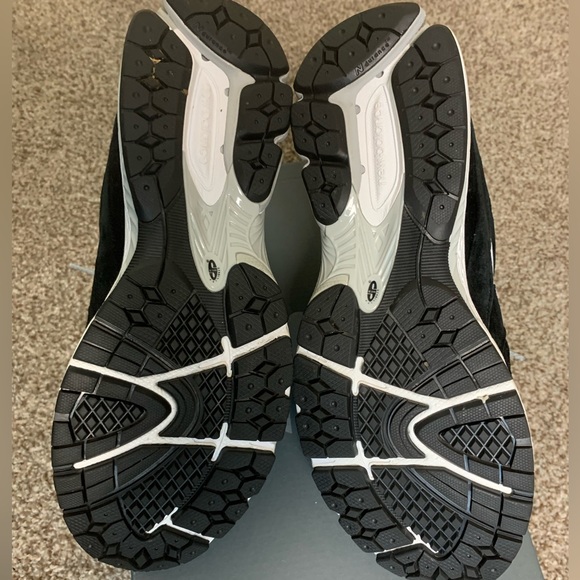 New Balance 2002r Gore-tex size 9 - Picture 6 of 8